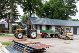 Bagger mit Anhaenger